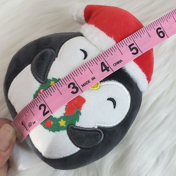 Squishmallows CANADA CHRISTMAS EXCLUSIVE Luna the Penguin Santa Plush Stuffed 5" - Picture 9 of 9